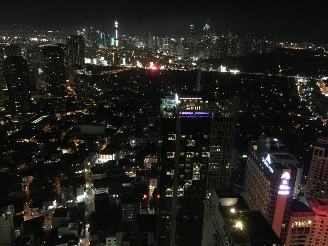 Seven Doors Aparthotels In Gramercy Makati Makati City Екстер'єр фото