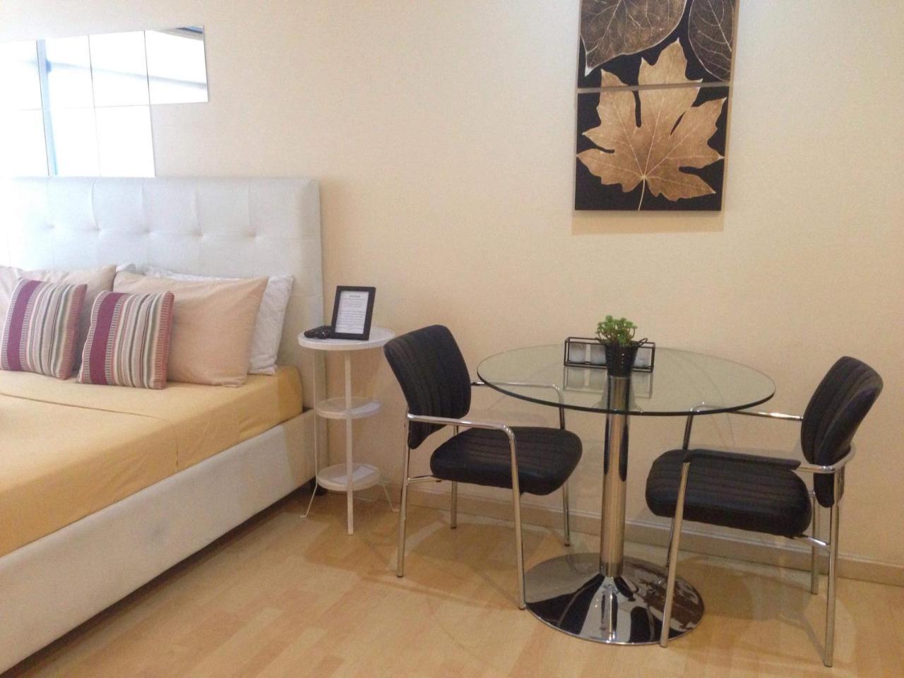 Seven Doors Aparthotels In Gramercy Makati Makati City Екстер'єр фото