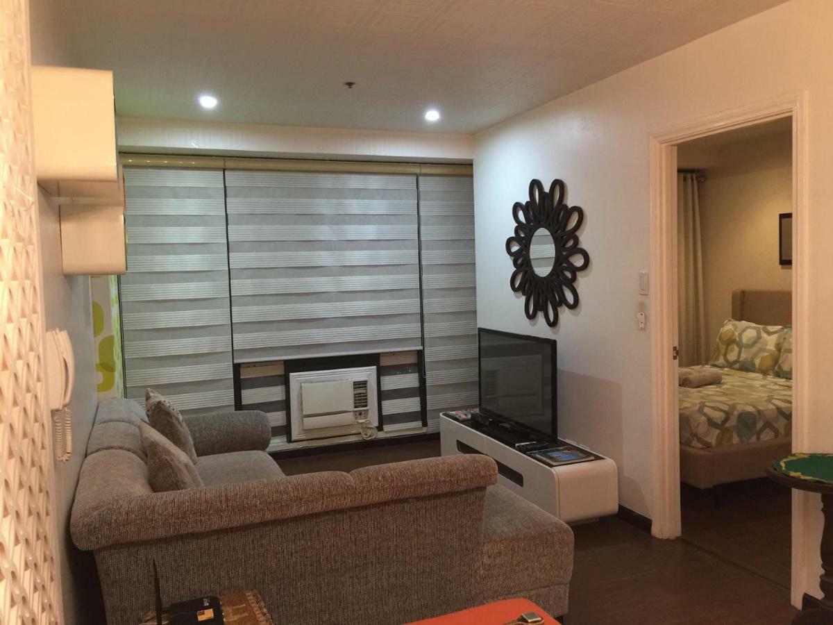 Seven Doors Aparthotels In Gramercy Makati Makati City Екстер'єр фото